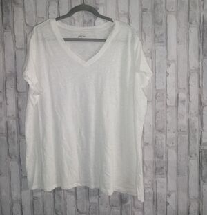Just be woman's white textured v-neck tee
